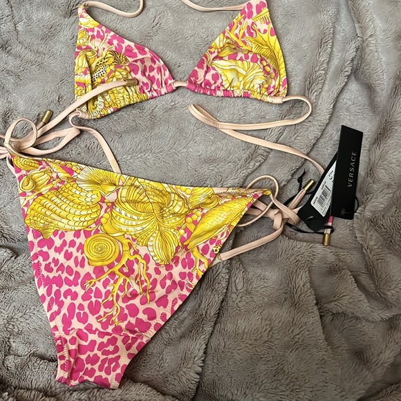 Versace bikini - Picture 4 of 4